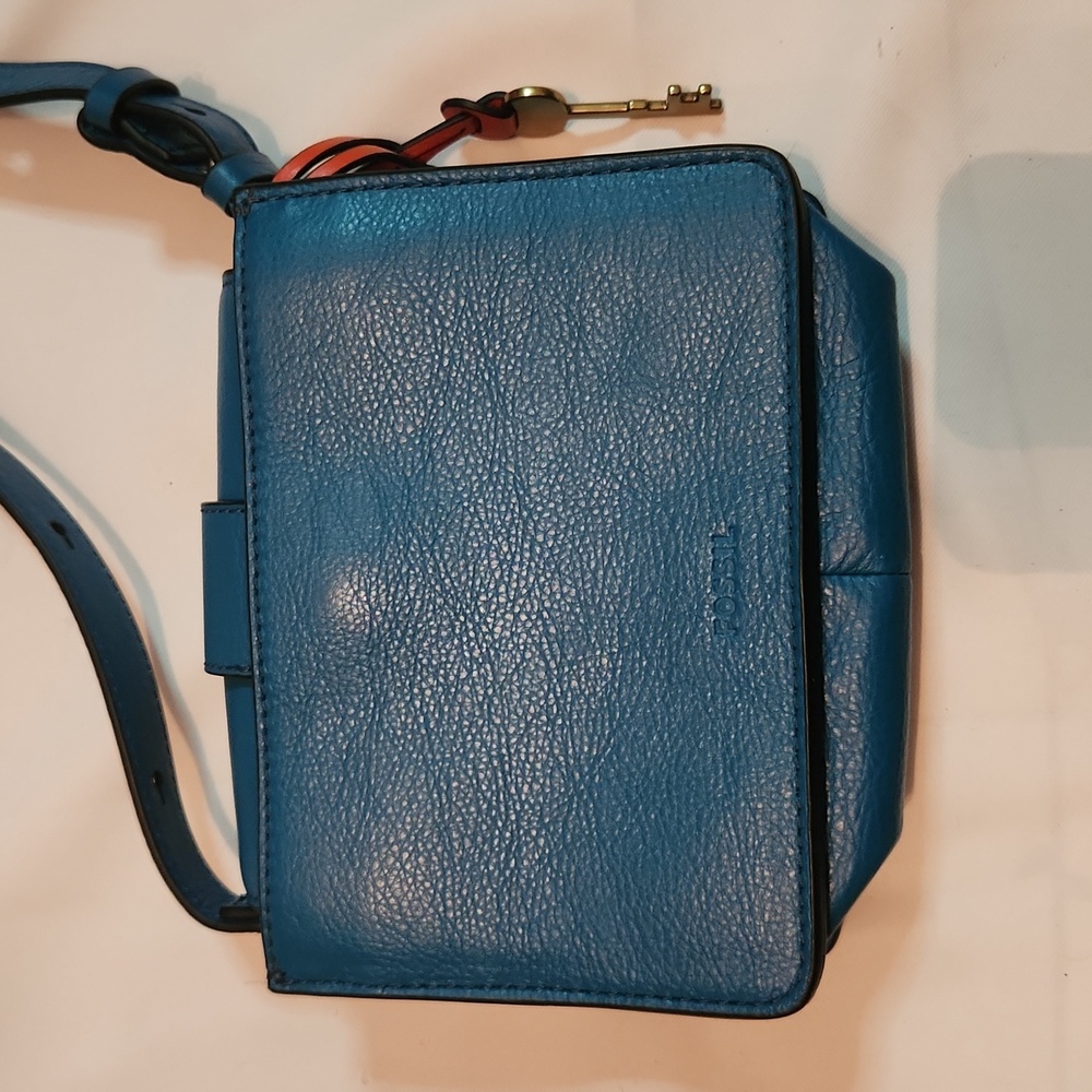 Fossil Teal Blue Leather Crossbody Shoulder Bag with Key Charm
